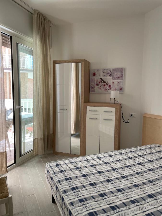 Residence Apollo - Walterigato Apartments Solo Per Famiglie Лідо-ді-Єзоло Екстер'єр фото