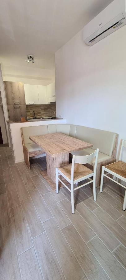 Residence Apollo - Walterigato Apartments Solo Per Famiglie Лідо-ді-Єзоло Екстер'єр фото