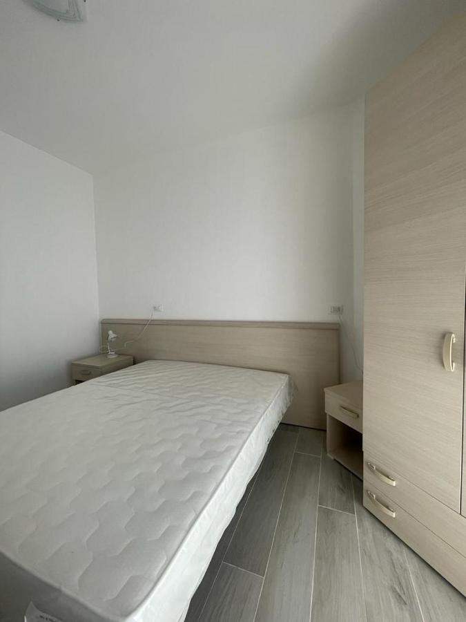 Residence Apollo - Walterigato Apartments Solo Per Famiglie Лідо-ді-Єзоло Екстер'єр фото