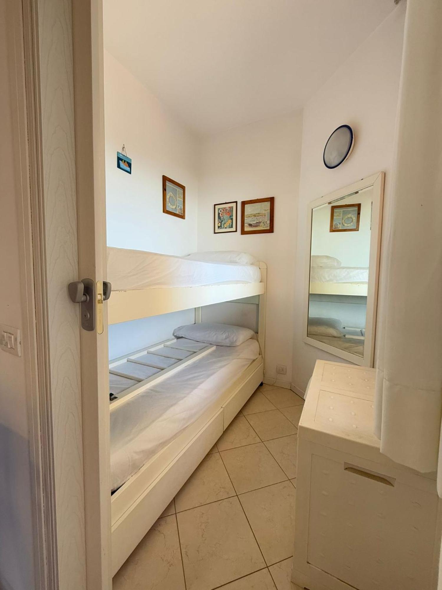 Residence Apollo - Walterigato Apartments Solo Per Famiglie Лідо-ді-Єзоло Екстер'єр фото